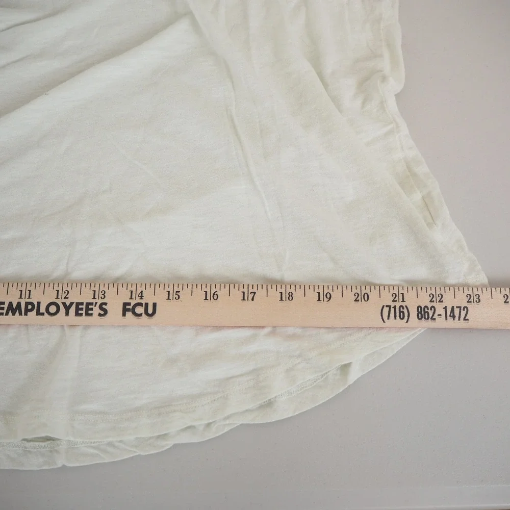 Torrid Disney Christmas White Slub Cotton Baseball Tshirt‎ Sz 1 Holiday Minnie - Picture 5 of 8